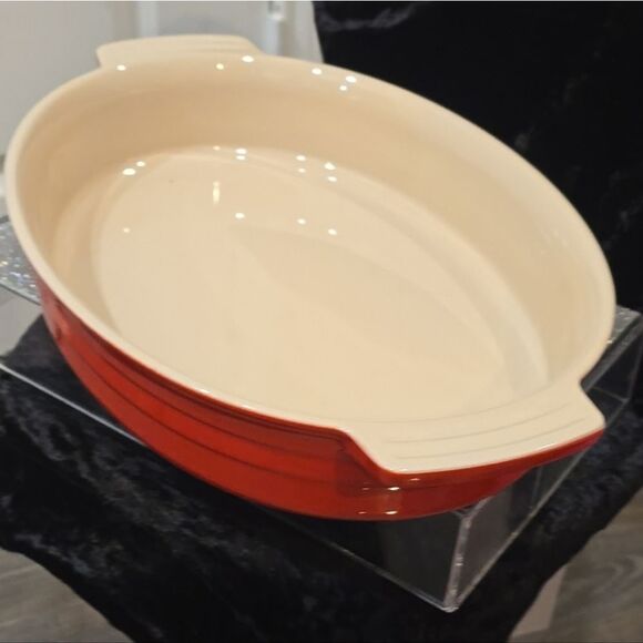 Le Creuset 36cm Oval Baking Dish- Carmin - Picture 8 of 10